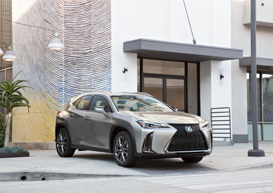 Lexus UX200 F-Sport 2018 года  (NA) (фото 22 из 40)